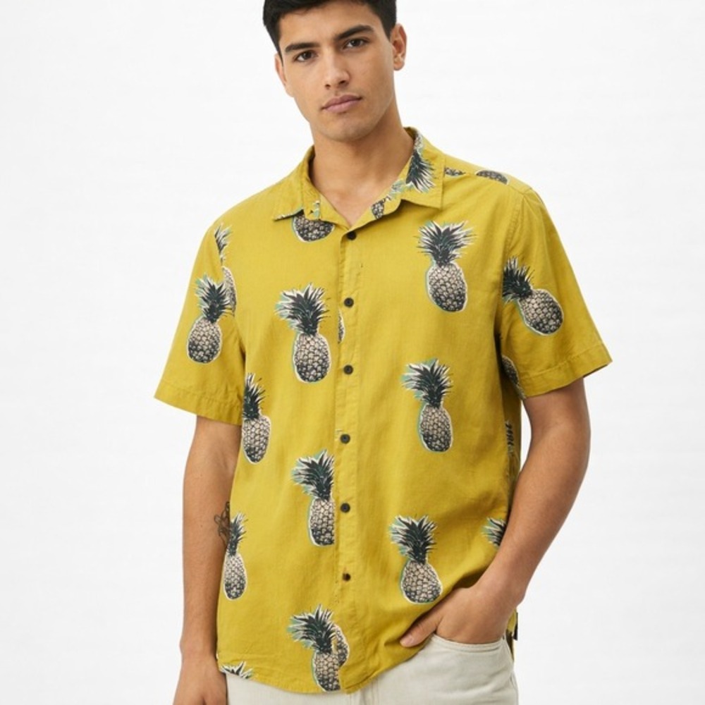 Globe Men's Short Sleeve‎ Pineapple Print Button Up Shirt Olive Green Size Small